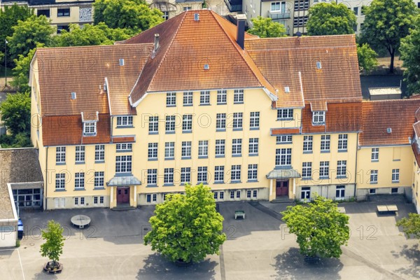 Aerial view, Waldstraße grammar school with schoolyard, Hattingen, Ruhr area, North