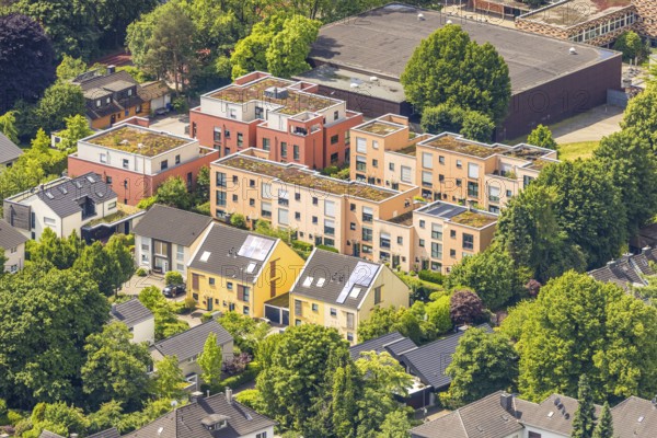 Aerial view, Immanuel-Kant-Höfe, residential buildings with flat roof and green roof planting,