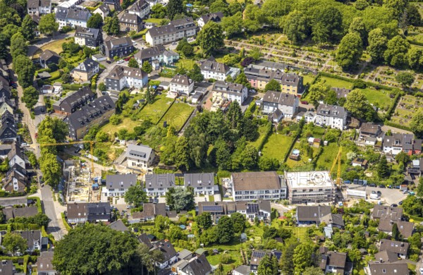 Aerial view, construction sites on Lindenstraße, residential buildings with meadows and allotments,