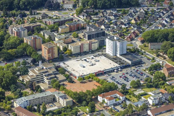 Aerial view, Rathaus-Center and Höveler Markt, car parks, Bürgeramt Terrassenhaus and high-rise