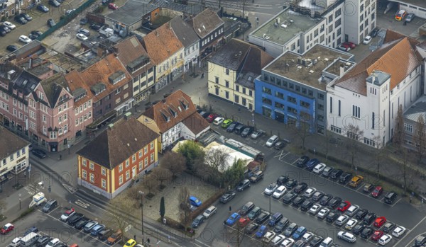 Aerial view, Santa-Monica-Platz car park, Königstraße car park and residential buildings, Haus