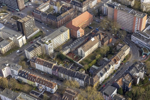 Aerial view, Munckelstraße, former Gelsenkirchen prison and sports field with weathered roofing,