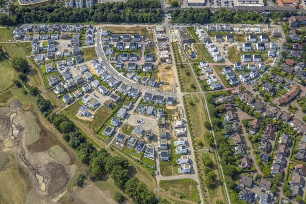 Aerial view, Duisburg-Süd, residential area Angerbogen, Am Alten Angerbach, semi-circular new