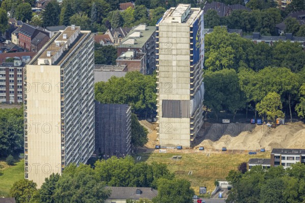 Aerial view, white giant high-rise buildings, social hotspot, three days in front of the demolition