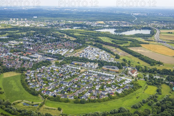 Aerial view, Duisburg-Süd, residential area Angerbogen, Am Alten Angerbach, semi-circular new