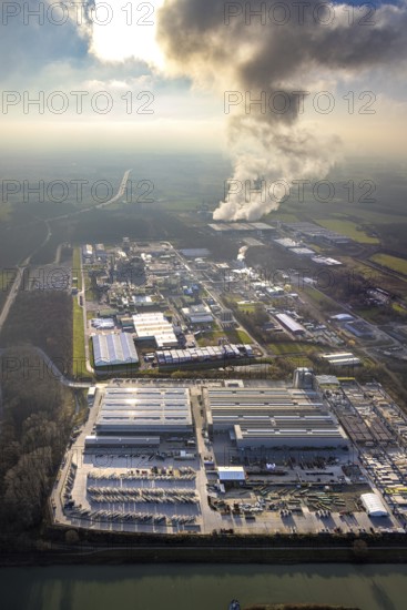 Aerial photo, Trianel Gaskraftwerk Hamm GmbH with smoke clouds, Celanese plant Uentrop, GOLDBECK