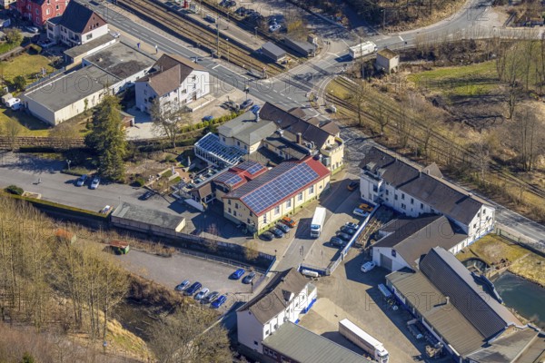 Aerial photograph, Dahl, Hedfelder Straße level crossing in the Rummenohl district on the B54