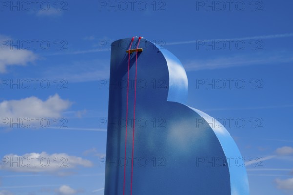 Spherical tones, wind harp music, the sound art object Klangwolke 1, Sound cloud, by Jutta Kelm,