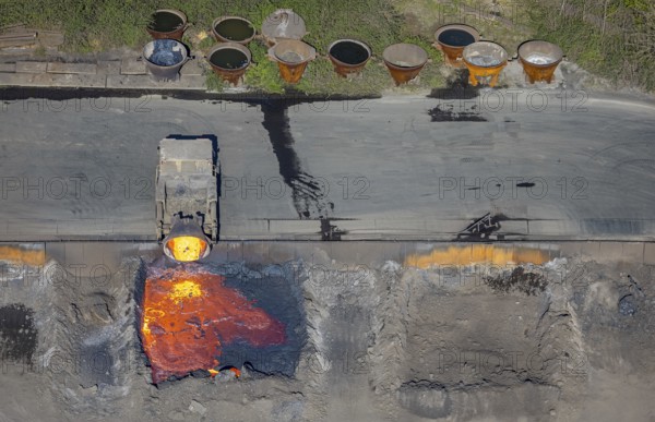 Aerial view, ArcelorMittal Hochfeld GmbH steel wire plant, dumping of red-hot material, Laar,
