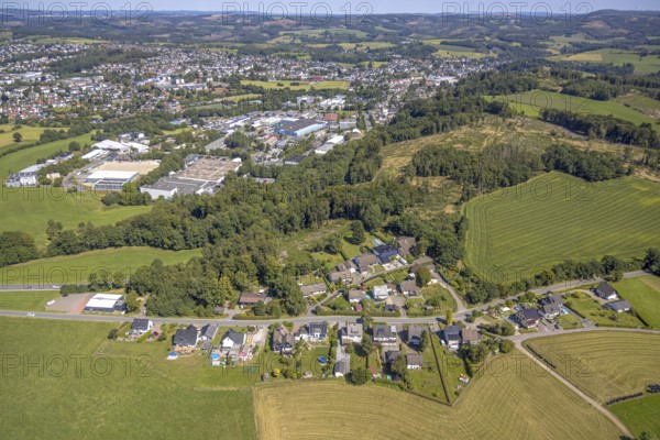 Aerial view, residential area Heednocken and Wilbringhausener Straße, behind the industrial area