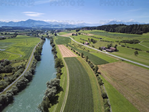 Cultural landscape to the left and right of the river Reuss, Rigi and Pilatus in the background,