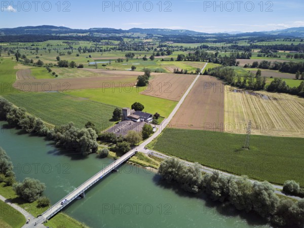 Bridge over the river Reuss, behind the nature reserve Reussspitz, Mühlau, Freiamt, Canton, Aargau,