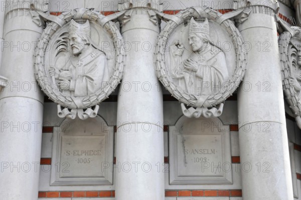 London, England, Great Britain, Europe, Stone reliefs of historical personalities on a decorative