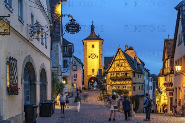 Plönlein Square with the Sieberstor and the Kobolzell Tor at dusk, Rothenburg ob der Tauber,