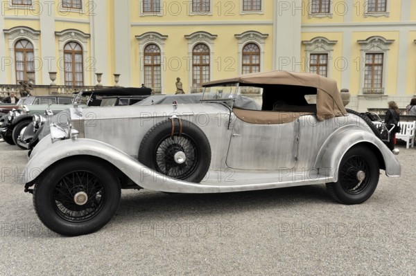 Rolls-Royce Phantom I Colonial Style Open Tourer, Vintage car, Side view of a silver vintage