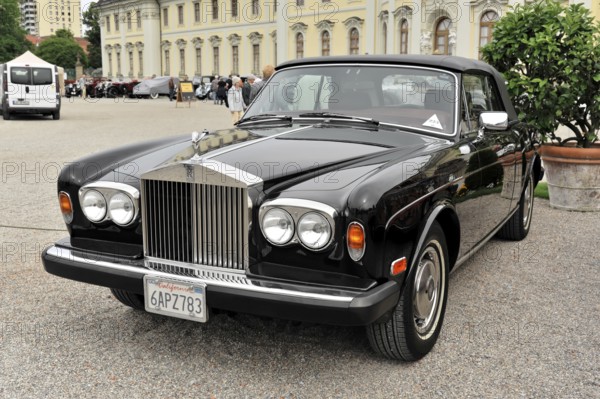 Elegant black Rolls-Royce, perfectly presented in a classic setting, Retro Classics meets Baroque,