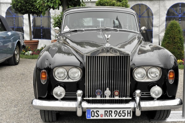 Black classic Rolls-Royce vintage car with detailed front view presented, Retro Classics meets