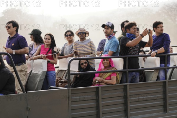 Ranthambhore Tiger Reserve, Sawai Madhopur, Kota, Rajasthan, North India, Asia, Group of people on