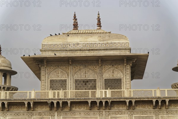 Tomb of Akbar the Great, Sikandra, Agra, Uttar Pradesh, North India, India, Asia, Roof of a richly