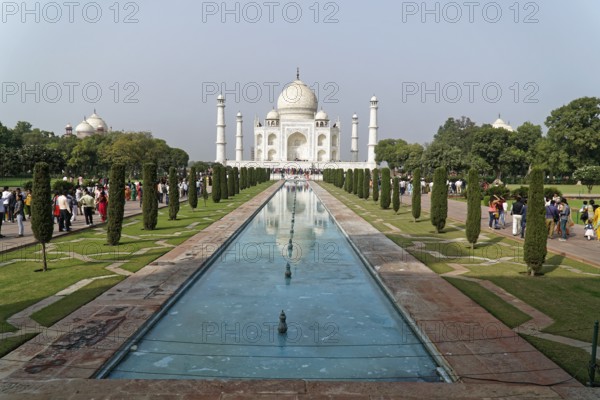 Taj Mahal Tomb, UNESCO World Heritage Site, Agra, Uttar Pradesh, India, Asia, Famous mausoleum by