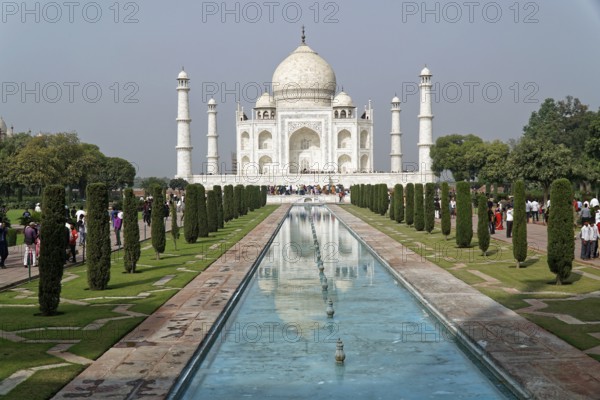Taj Mahal Tomb, UNESCO World Heritage Site, Agra, Uttar Pradesh, India, Asia, Famous mausoleum by