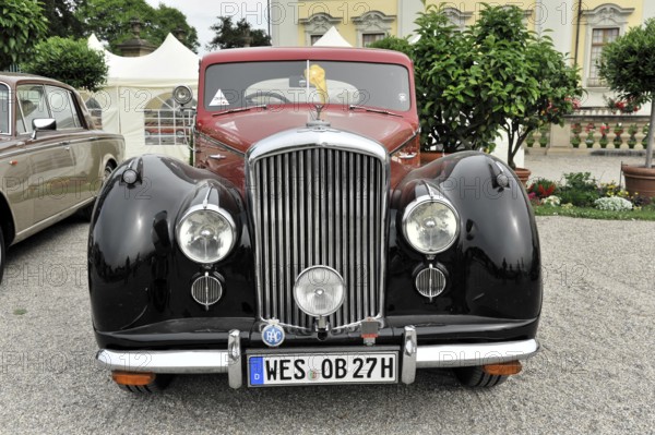 Red and black Bentley classic car with elegant front and classic appearance, Retro Classics meets
