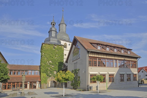 Late Gothic gate tower and church tower, modern building, market square, Saal an der Saale, Lower