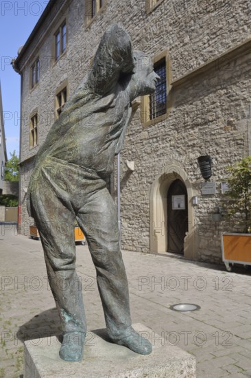 Sculpture Eavesdropper by Karl-Henning Seemann 2007, modern art, listening, hearing, listening,