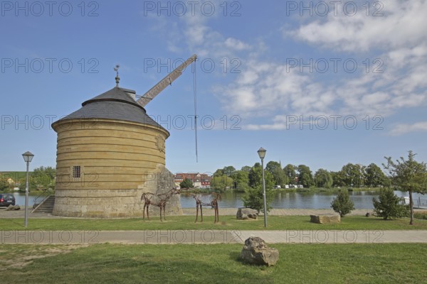 Historic old Main crane built in 1774, crane, Main riverbank, Main, Marktbreit, Lower Franconia,