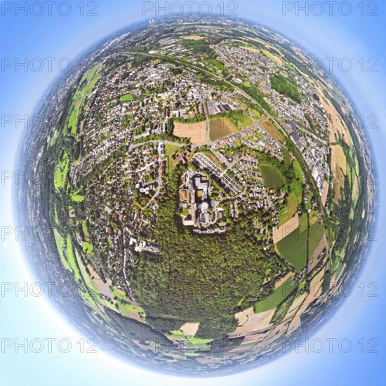 Aerial view, St. Barbara Klinik with car park and helipad, forest area and local recreation area