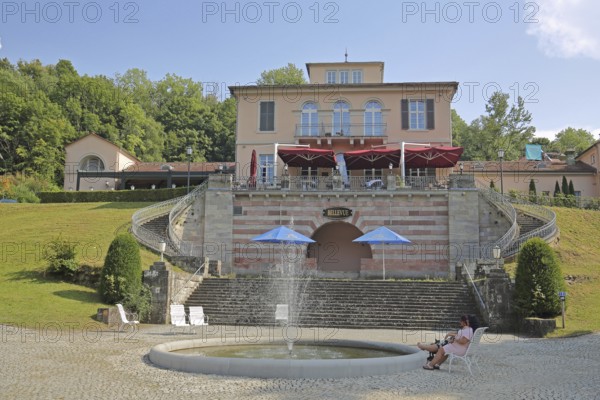 Restaurant and Hotel Belvedere, fountain, deckchairs with tourists, state bath, Bad Brückenau,