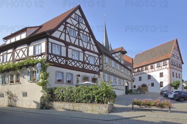Half-timbered houses and town hall built in 1543, market square, Zeil am Main, Lower Franconia,