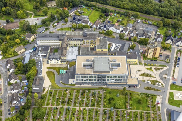 Aerial view, Alexianer Klinikum Hochsauerland - Karolinen-Hospital Hüsten, Kath. cemetery St.