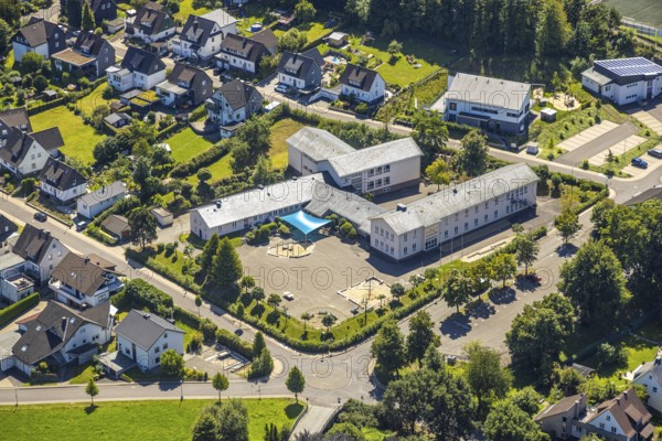Aerial photo, primary school Gräfin-Sayn-Schule, sun protection awning on the schoolyard,