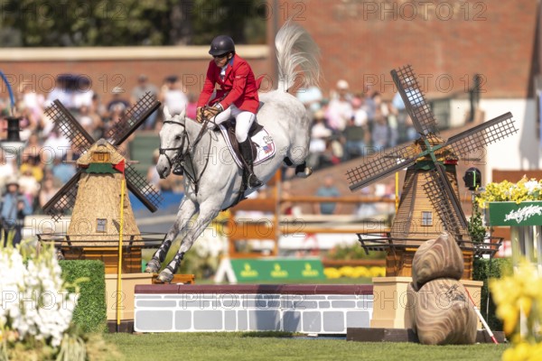 Aaron Vale of the USA, riding Styles, competes in the first round of the 2025 BMO Nations Cup
