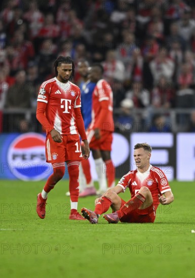 Joshua Kimmich FC Bayern Munich FCB (06) injured Injury Michael Olise FC Bayern Munich FCB (17)