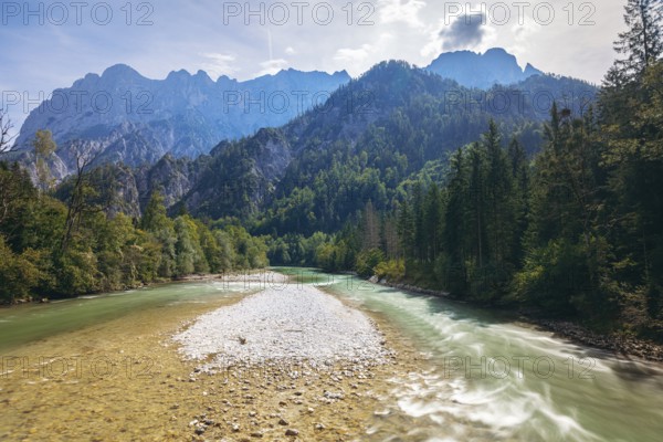 Enns with gravel bank surrounded by wooded banks, Reichenstein group in the background, Gesäuse,