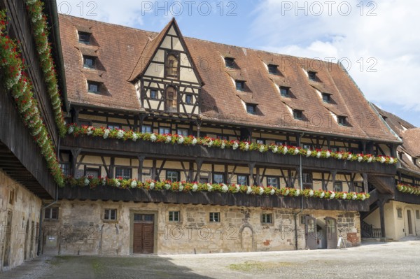 Flowers on the arcades, Old Court, inner courtyard, UNESCO World Heritage Site, Bamberg, Upper