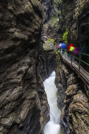 Breitach flows through gorge, stream, Schrattenkalk, visitors on footbridge, hiking trail,