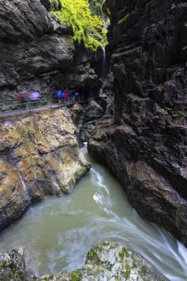 Breitach flows through gorge, stream, Schrattenkalk, visitors on footbridge, hiking trail,