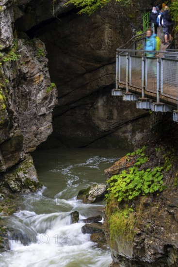 Breitach flows through gorge, stream, Schrattenkalk, visitors on footbridge, Breitachklamm,
