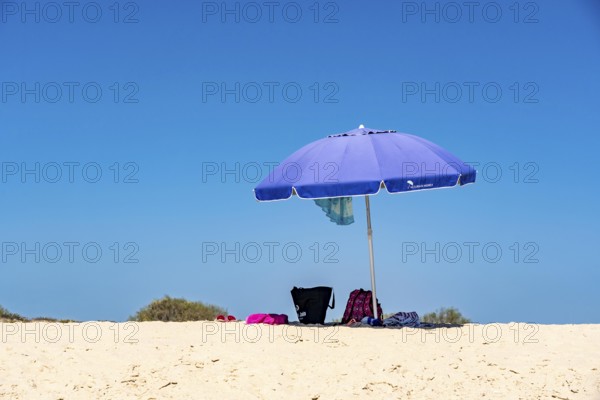 Kilometre-long beach Praia da Ilha de Tavira, on the island off Tavira, partly managed, Algarve,