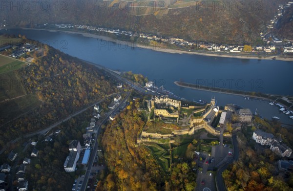 Burg Rheinfels St.Goar with excursion boat, Rhine, Rhine Valley, Sankt Goar, Rhineland-Palatinate,