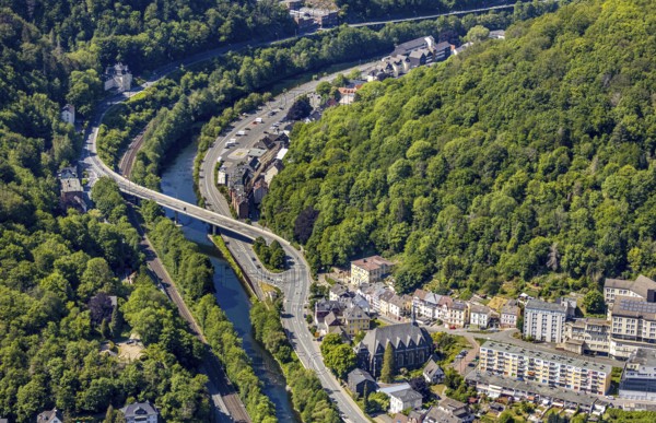 Aerial view, district Lennestein, river Lenne, Werdohler Straße, Berg Am Schwarzenstein, Altena,