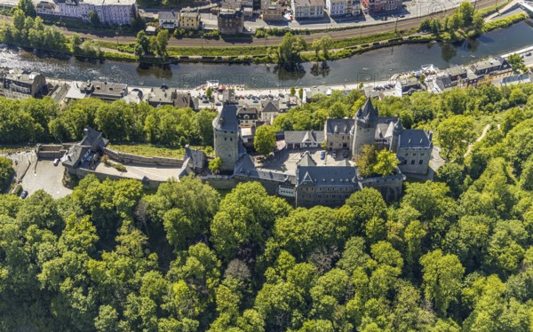 Aerial view, Altena Castle, Fritz-Thomee-Straße, River Lenne, Altena, Sauerland, Märkischer Kreis,