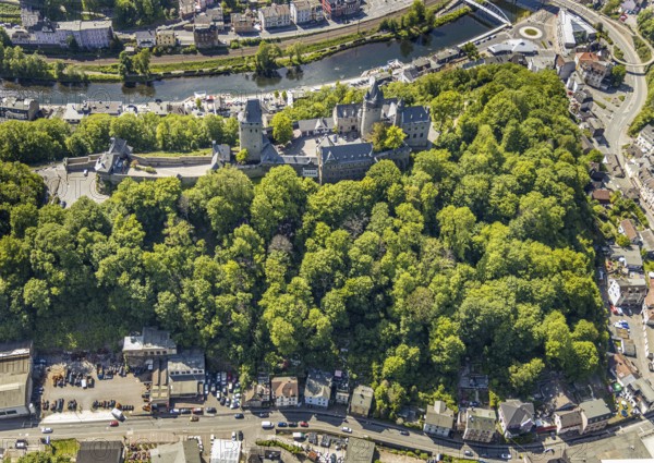 Aerial view, Altena Castle, Fritz-Thomee-Straße, River Lenne, Altena, Sauerland, Märkischer Kreis,