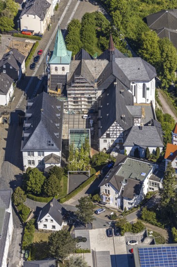 Aerial view, renovation of St. Laurentius Provost's Church, Arnsberg City and County Archive,