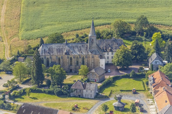 Ölinghausen Monastery, monastery building inhabited by the Sisters of St. Mary Magdalene Postel,