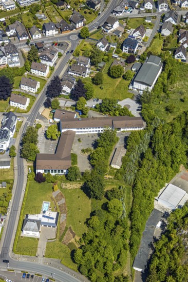 Aerial photo, Gemeinschaftsgrundschule St.-Engelbert, Attendorn, Sauerland, North Rhine-Westphalia,