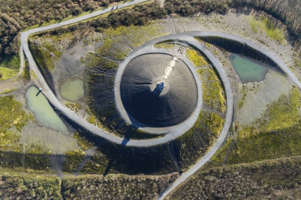 Aerial photograph, Rheinelbe slagheap, Ückendorf, Gelsenkirchen, Ruhr area, North Rhine-Westphalia,